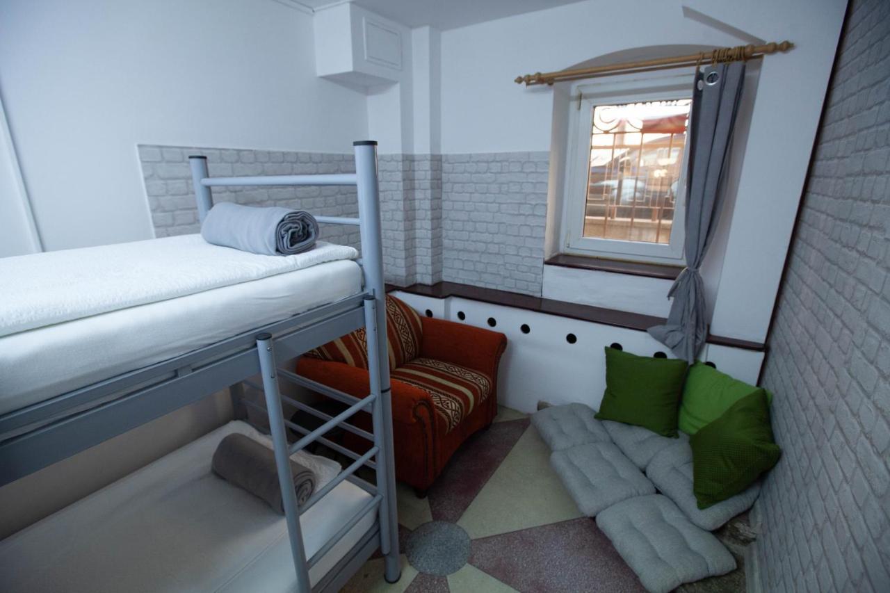 Oradea Central Hostel Ngoại thất bức ảnh