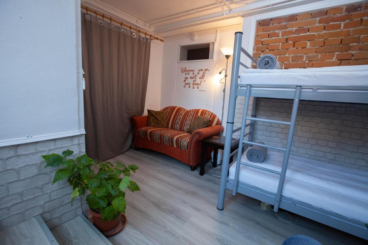 Oradea Central Hostel Ngoại thất bức ảnh